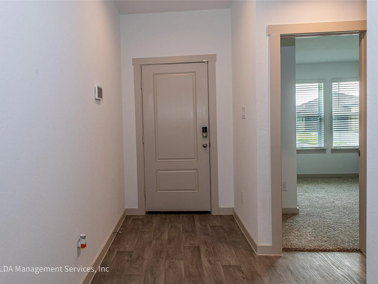 4 bed, 2.0 bath, 1796 sqft, $2,100 — Photo 4