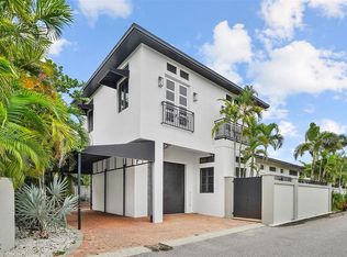 324 Siesta Dr, Sarasota, FL 34242