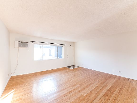 2nd image of 723 N Gramercy Pl APT 16