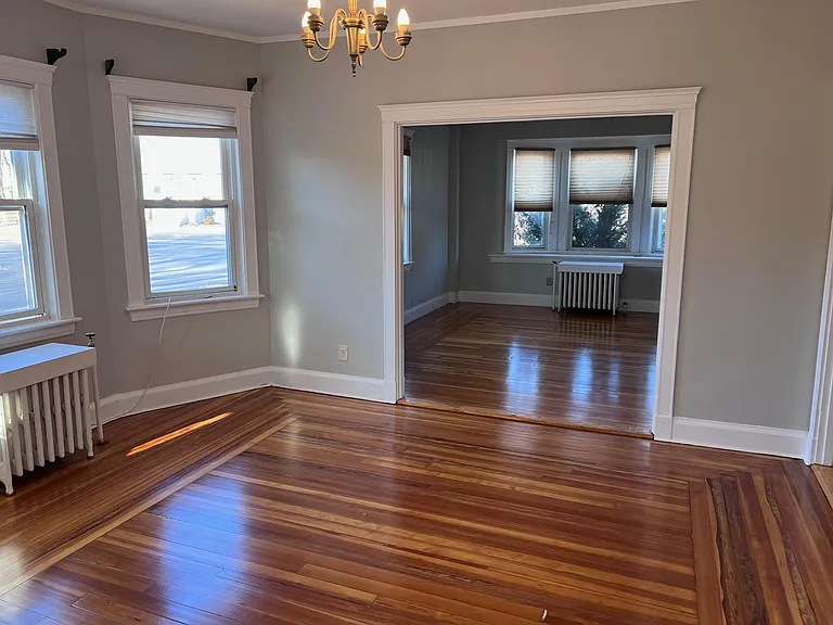 121 Oakland St — Photo 5