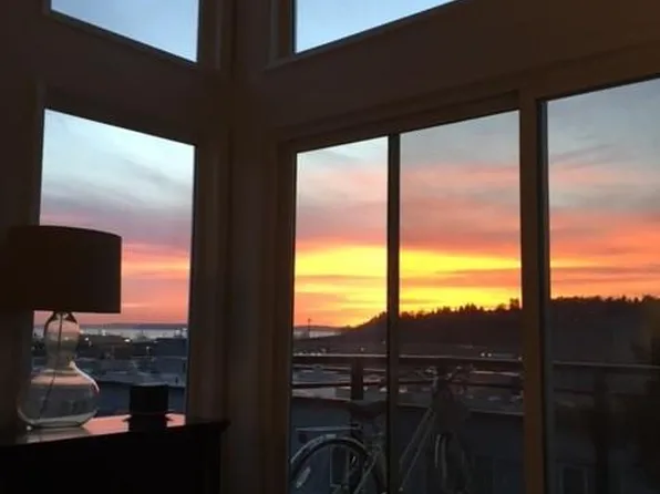 2219 14th Ave W APT 401, Seattle, WA 98119