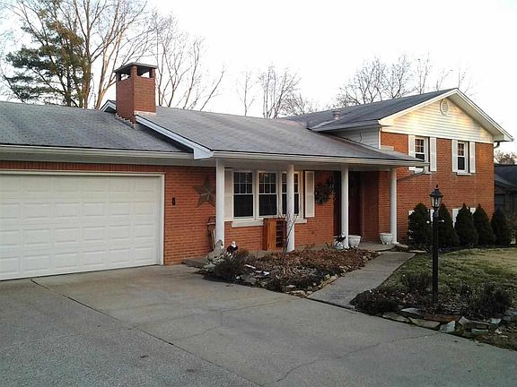 Plenty of parking for extra vehicles or gusts