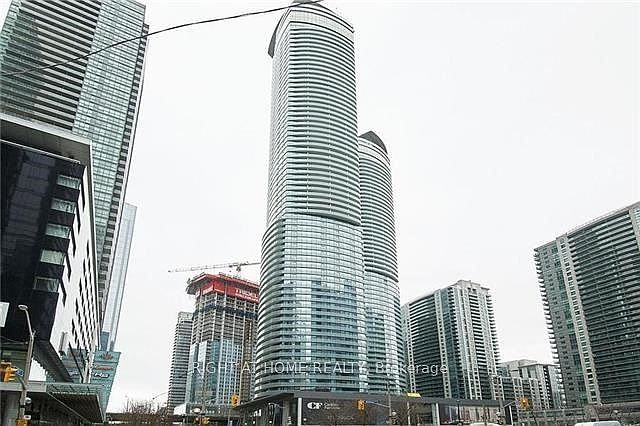 1st image of 14 York St #511