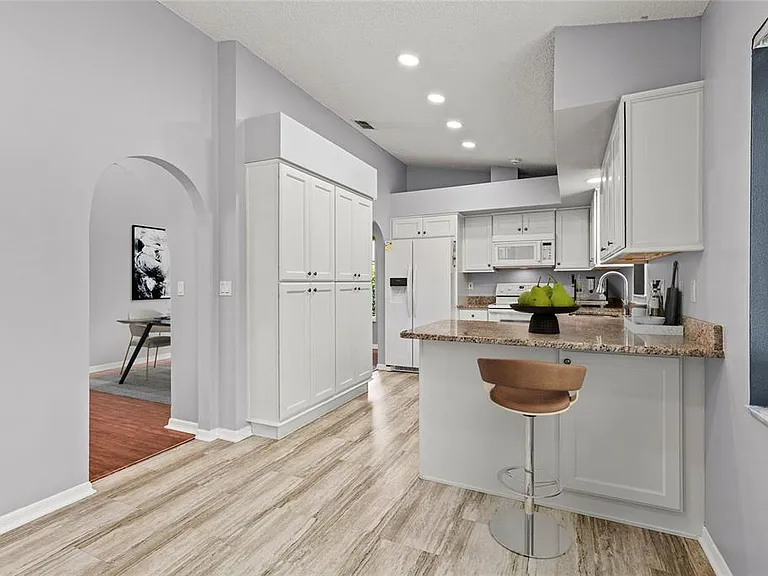 9447 Ashley Dr — Photo 20