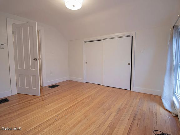 4th image of 19 Gage Ave