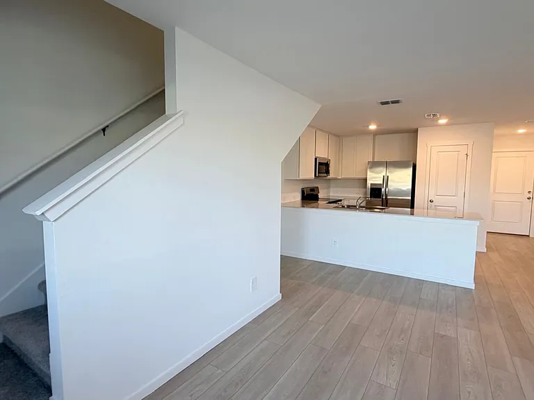 880 Lynx St — Photo 24