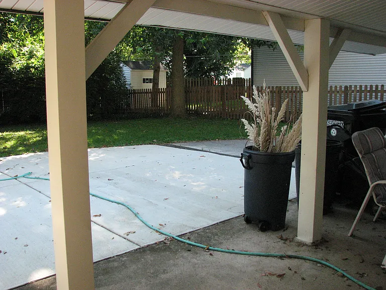 Walk out basement to covered back porch