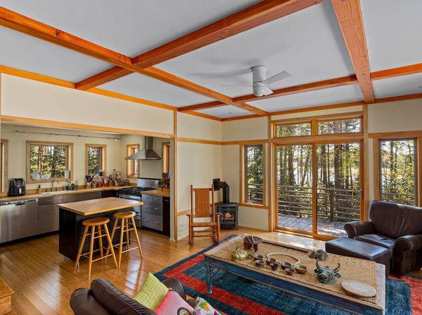 169 Island Avenue, Saint George, ME 04859