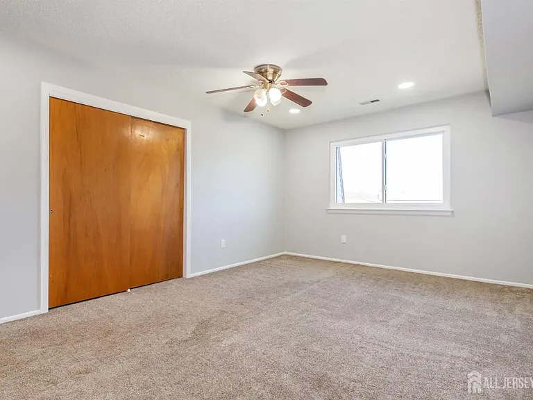 1614 Edison Glen Ter — Photo 10