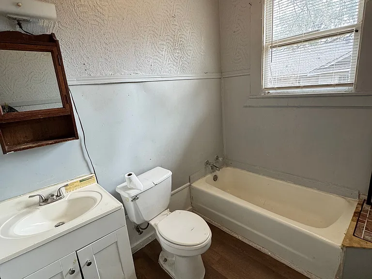 114 Egan St — Photo 7