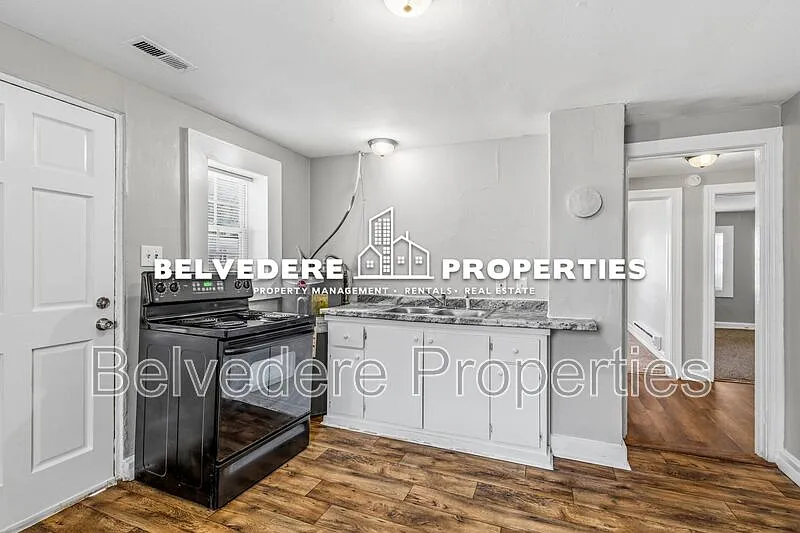 2 bed, 1.0 bath, 792 sqft, $800 — Photo 4