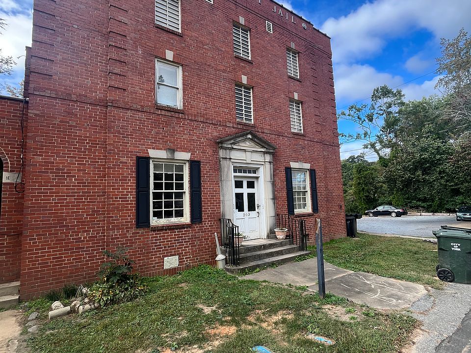 1st image of 203 W Liberty St #1W