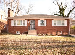 813 Forest Dr S, Oxon Hill, MD 20745