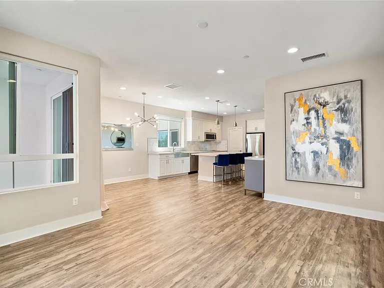 1811 S Mesa St — Photo 11