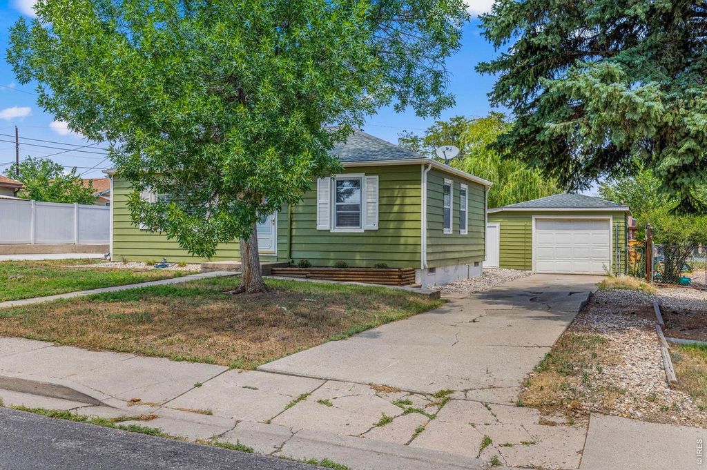 2443 Mountain View Dr