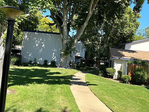 4th image of 8809 Salmon Falls Dr Unit F