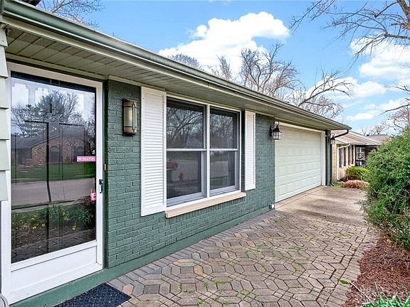 3rd image of 450 Evergreen Dr