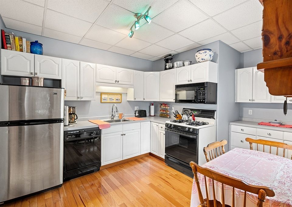 1st image of 115 W Emerson St #102