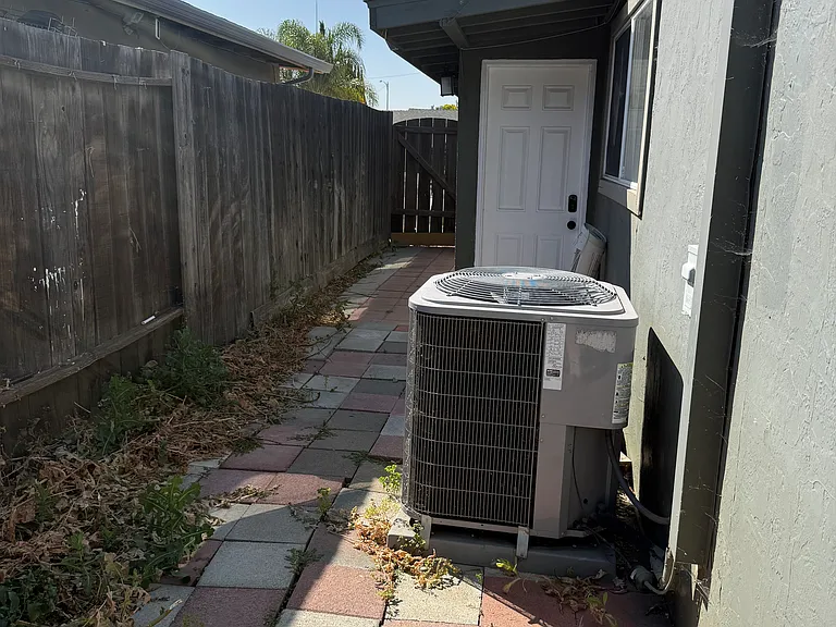 Evelyn Ave — Photo 12
