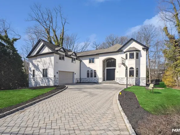 61 Edgewood St, Tenafly, NJ 07670