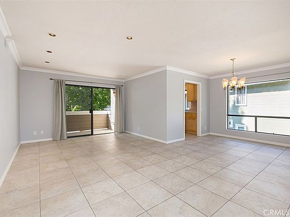 5th image of 65 Laurel Ln