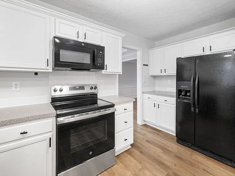 10945 Symington Cir — Photo 15