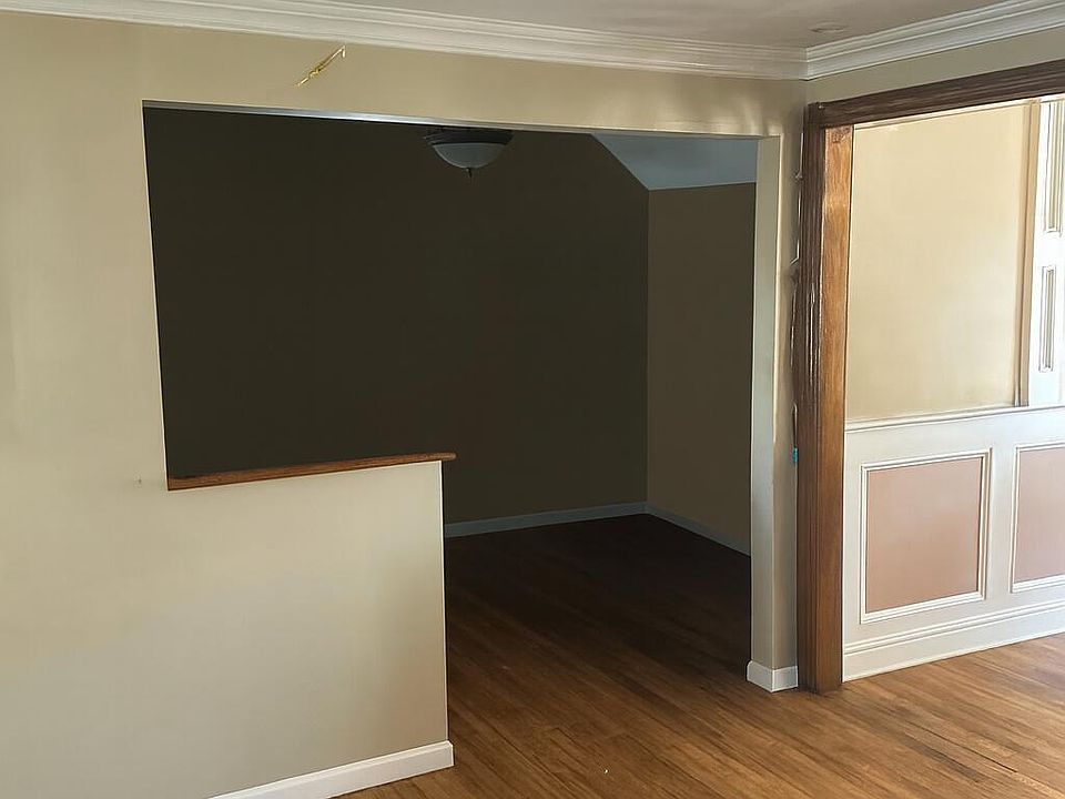 2nd image of 4 Clarence Avenue