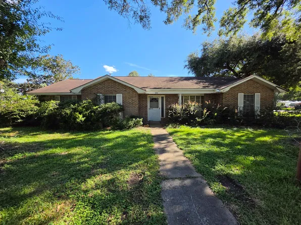 1039 Delta St, East Bernard, TX 77435