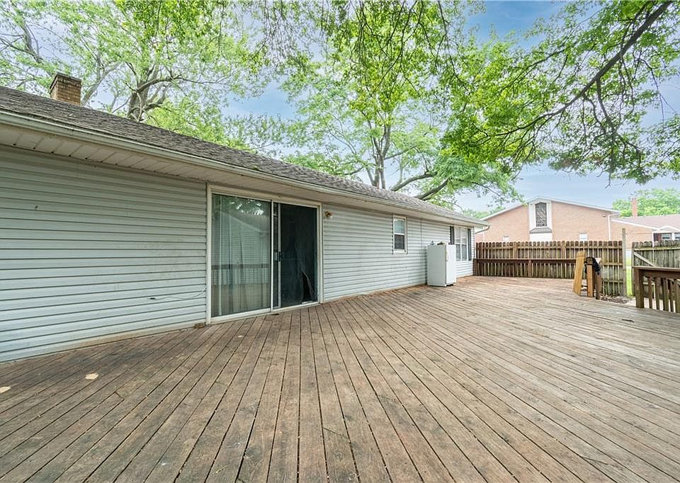 1st image of 4520 Crisp Ave
