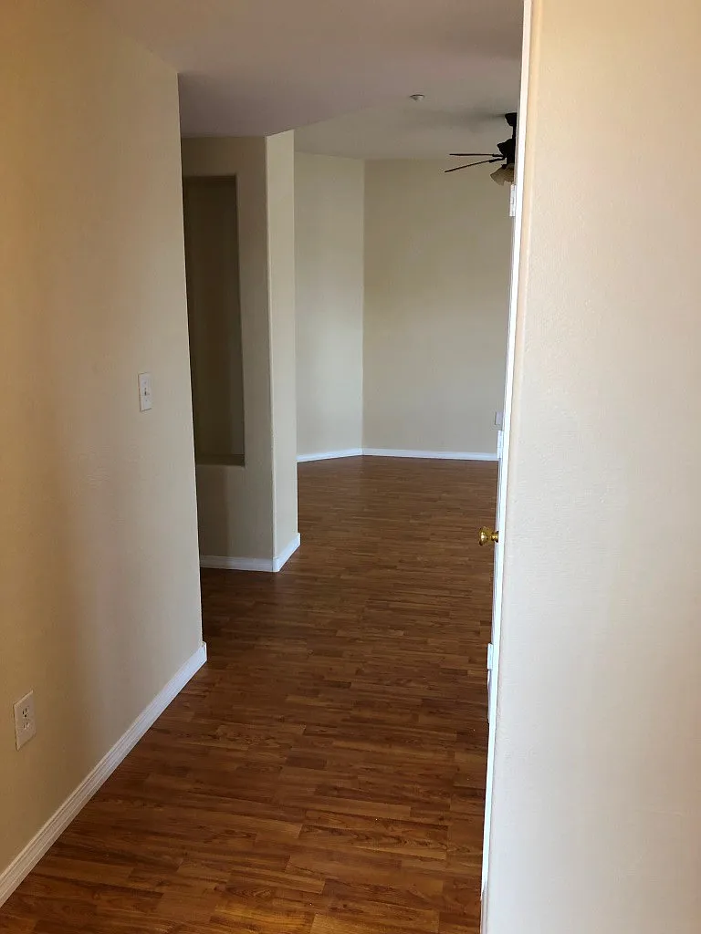 Very Spacious Upstairs Unit in a Gated Community — Photo 3