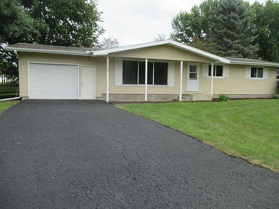 2nd image of 1390 6th Ave