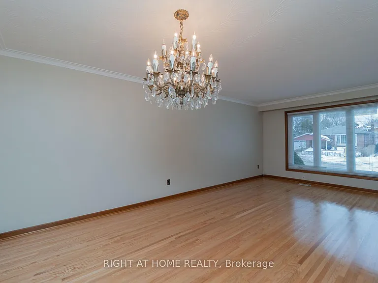 55 Limevale Cres — Photo 4