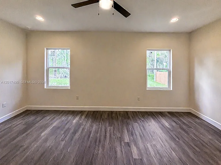 738 Harriet Ave SW — Photo 17