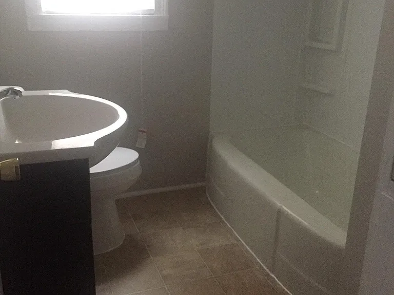 191 Treehaven Dr — Photo 2