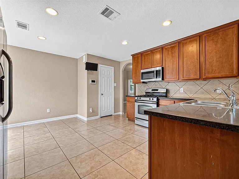 26738 Henson Falls Dr — Photo 16