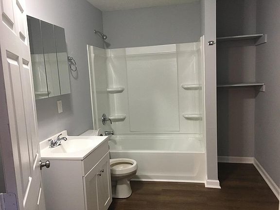 3rd image of 2887 Lake Upchurch Dr