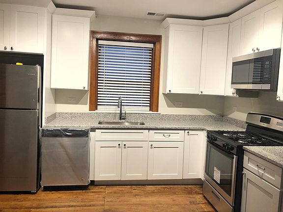 4th image of 3452 N Avers Ave #1F
