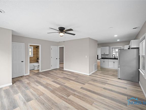 4th image of 309 Orville Dr