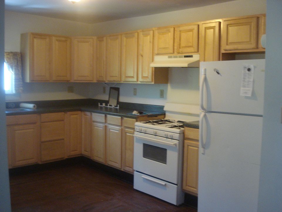 1st image of 174 Milton Ave APT 3