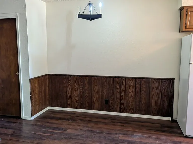510-512 Valencia Dr SE — Photo 11