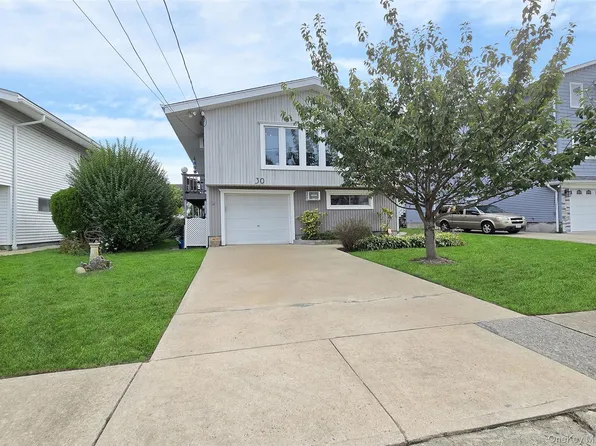 30 E Bedell Street, Freeport, NY 11520