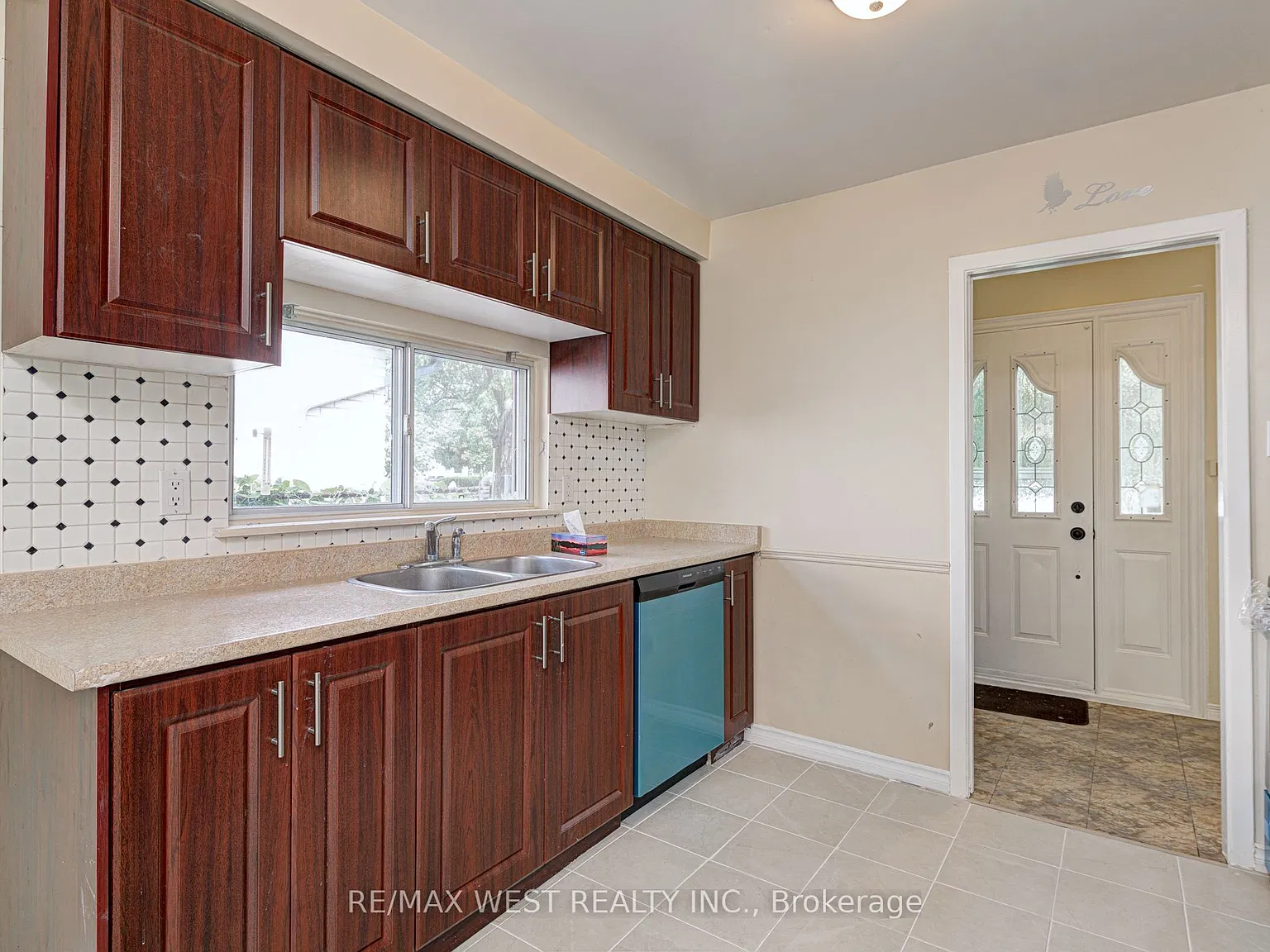 3 bed, $2,750 — Photo 2