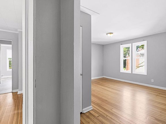 4th image of 738 Watson Ave