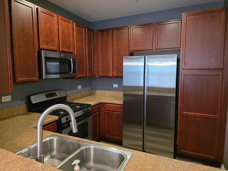 2250 Aurora Dr — Photo 10