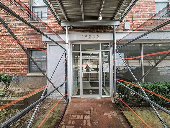 3rd image of 152-72 Melbourne Ave #6H