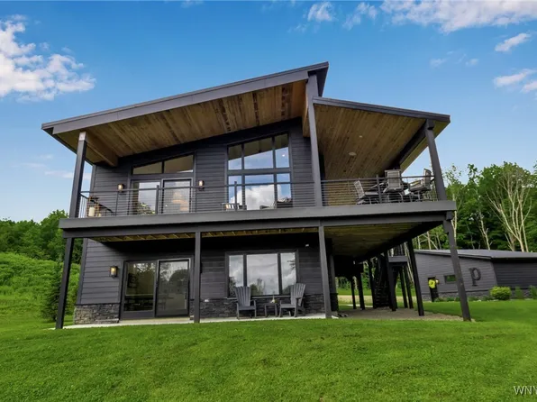 8 Trail Hts, Ellicottville, NY 14731