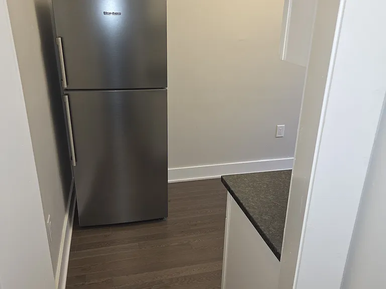 52 Newkirk St #402 — Photo 2