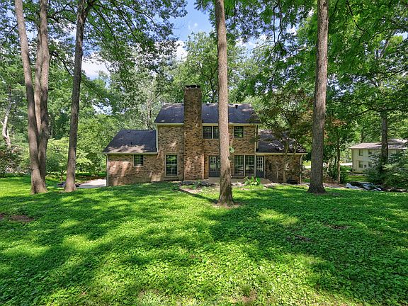 4th image of 1011 Stuart Ln