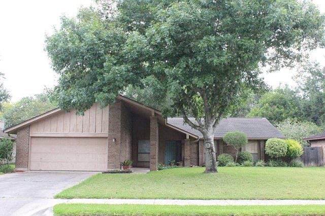 1st image of 310 Teakwood Dr