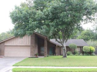 310 Teakwood Dr, Victoria, TX 77901